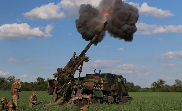FAU - canons Caesar - France - Obus - sous-munitions