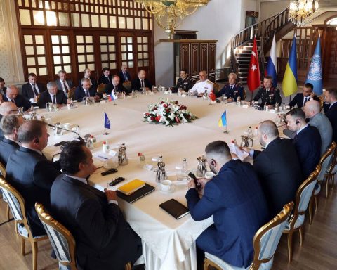 Delegazione russa e ucraina ad Istanbul